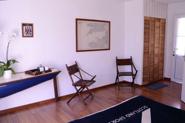 bed and breakfast sailing ship bedroom